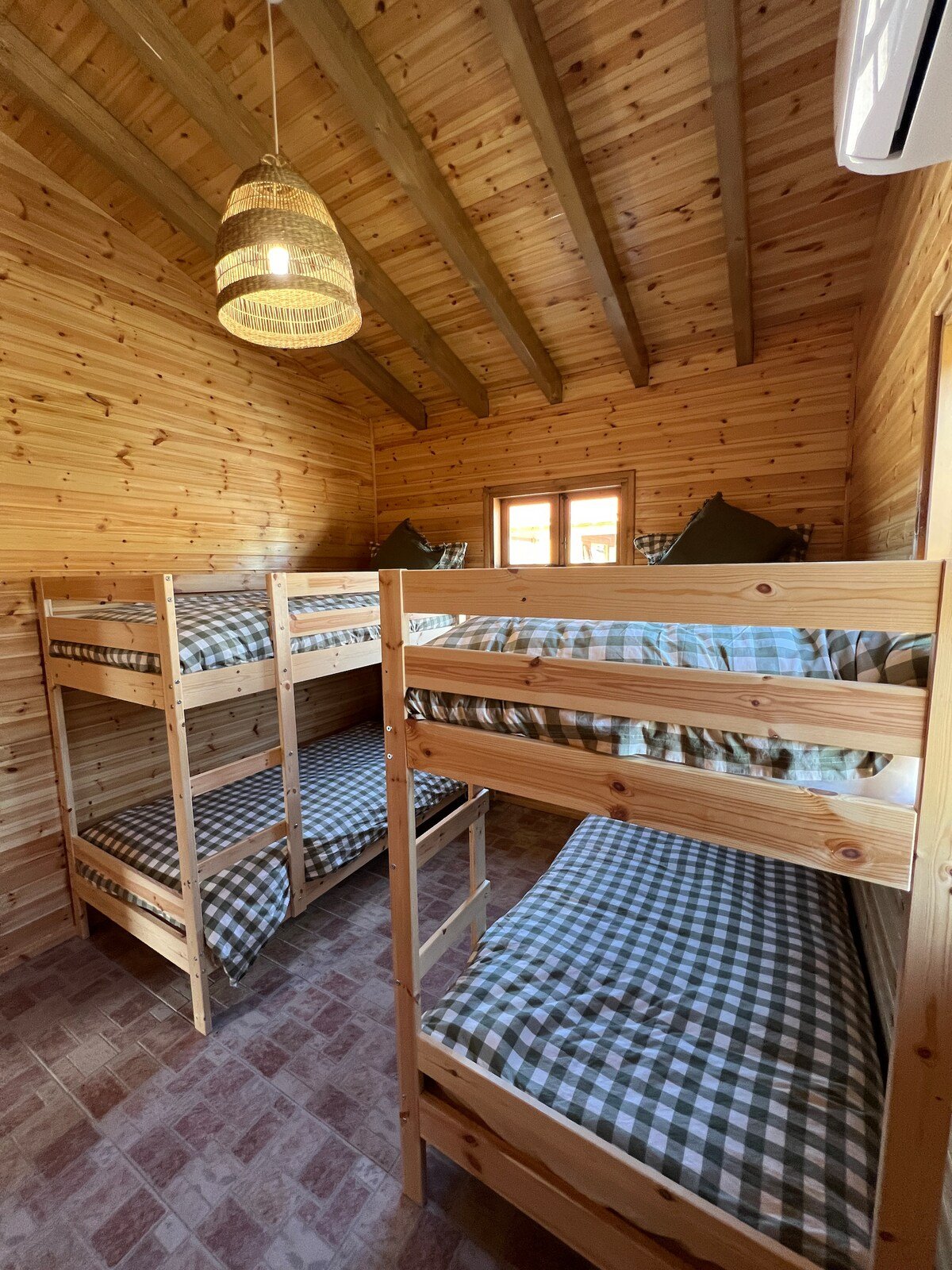 a52febfe-0b67-4f17-9eac-fa61593b1f4f